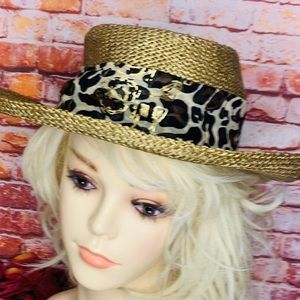 Gold Retro Paper Leopard  Gambler Beach Hat